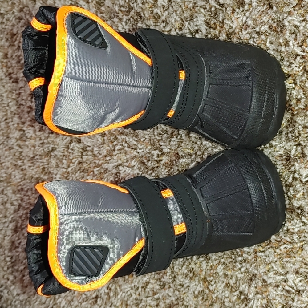 NWOT snow boots